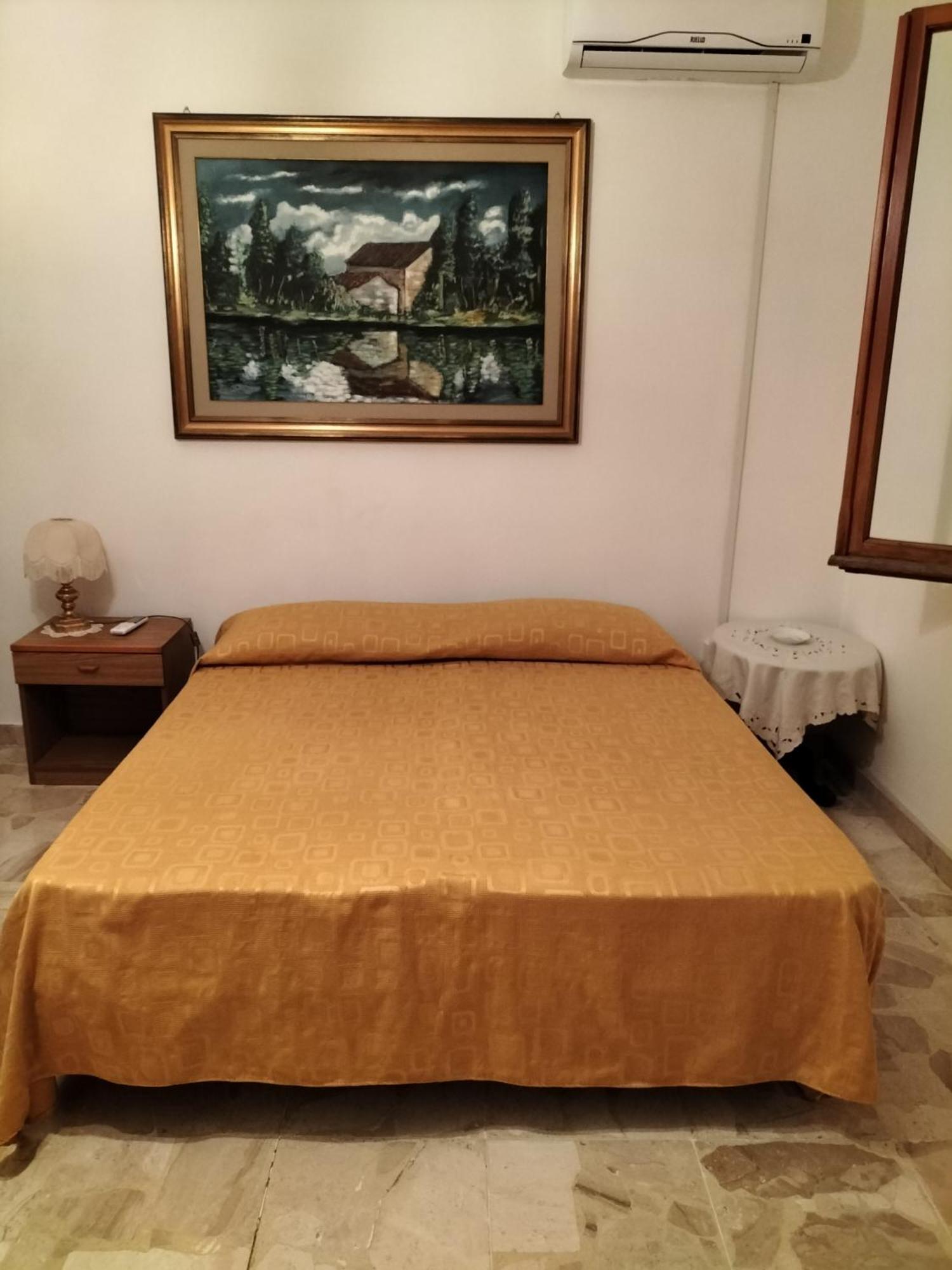 B&B Anna Piscinas Phòng bức ảnh