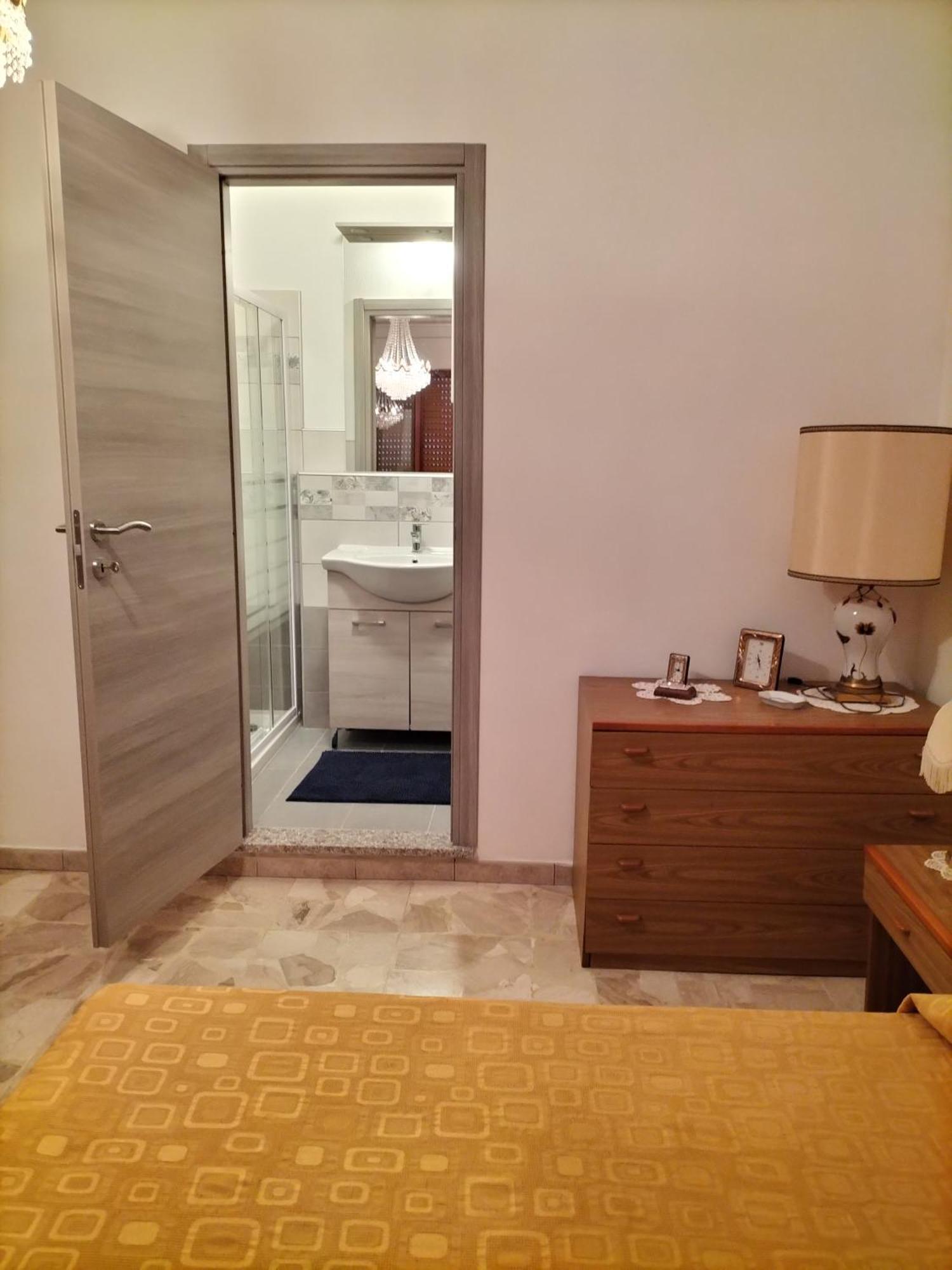 B&B Anna Piscinas Phòng bức ảnh